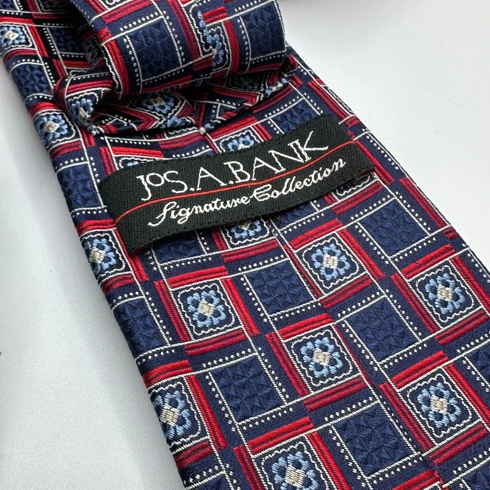 Jos A Bank Silk neck tie blue‎ and red square design 59.5